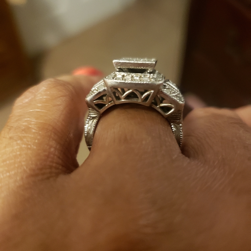 Jewelry - Picture 4 of 6